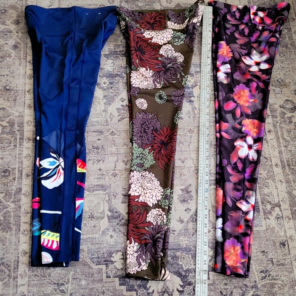 NWOT- 3 Flower Power 3 Pack leggings